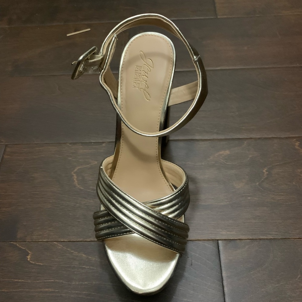 Badgley Mischka sandals size 9.5 - new , and never worn